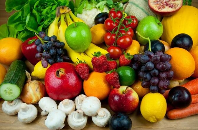 Froitas frescas con verduras e bagas
